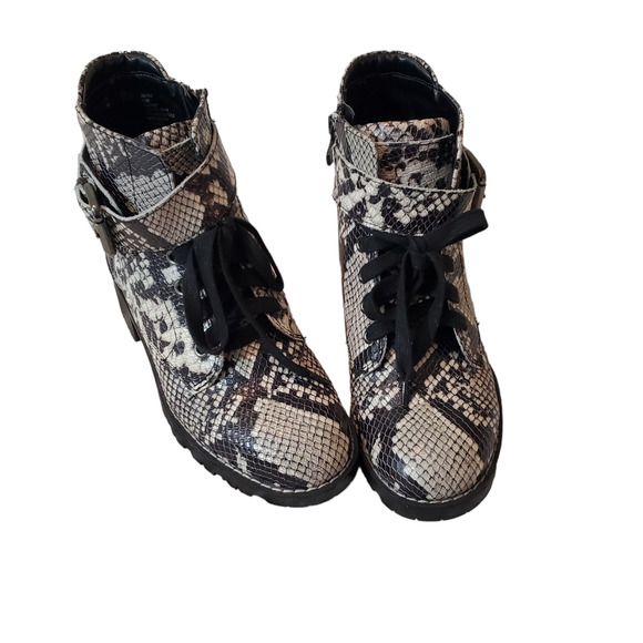 BCBGENERATION | Snakeskin Leather Ankle Boots Moto Combat Biker Chunky Size 8 - Picture 4 of 14